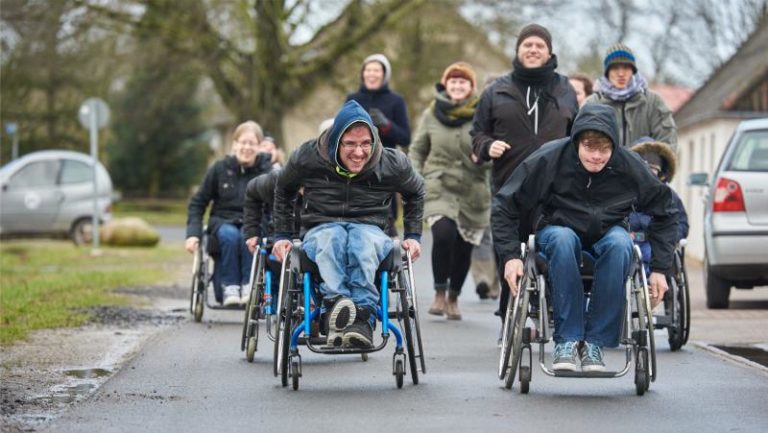 SELBSTÄNDIG MIT SPINA BIFIDA - Kroschke Kinderstiftung