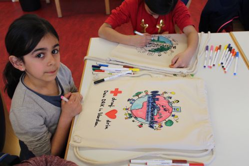 Spielmobil Weltenbummler - Malen mit Stoffmalfarben