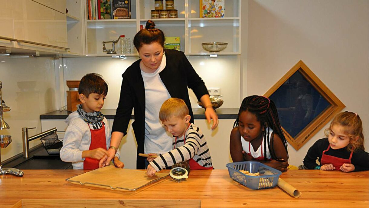 AWO Kinderkueche - Backen lernen