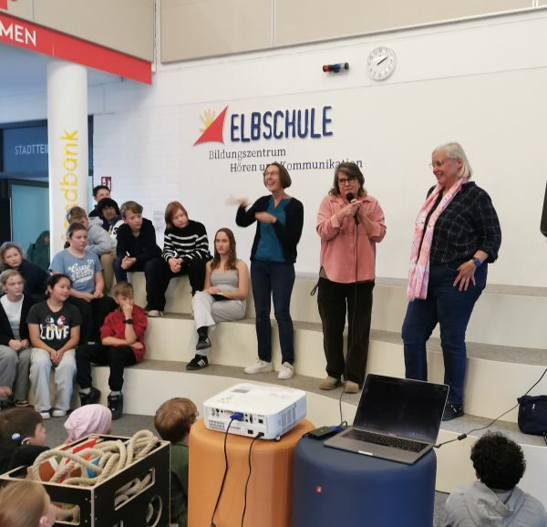 Einweihung Kletterwand - Elbschule